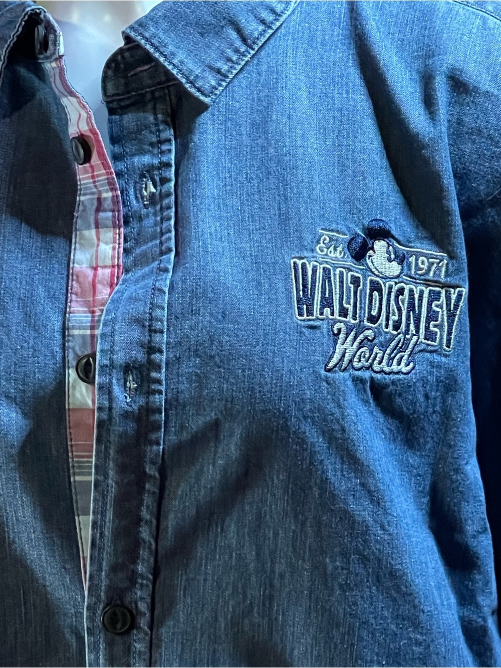 NWT -Authentic Disney Parks 100% cotton Women’s Sz L Denim Button-down Shirt